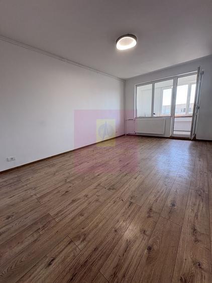 Apartament cu 2 camere decomandat în Titan