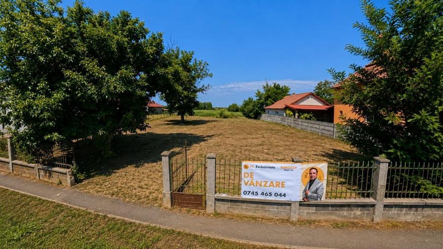 Teren Construcții intravilan de 2800 mp, în Doba