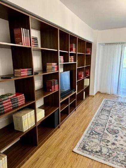 Apartament cu 3 camere decomandat, mobilat în Berceni