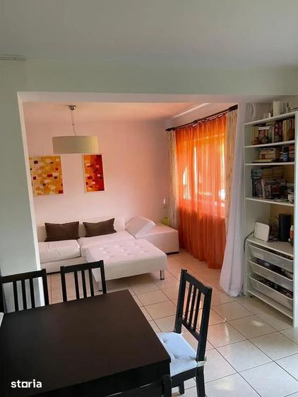 Casă cu 5 camere cu Teren 2000 Mp în Central