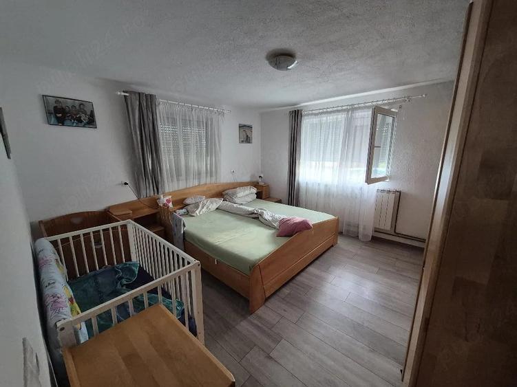 Casă cu Teren 850 Mp în Petrești