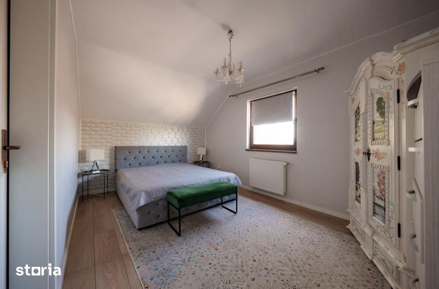 Casă cu 6 camere cu Teren 3700 Mp în Central