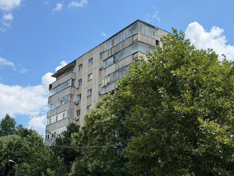Apartament cu 3 camere decomandat în Militari