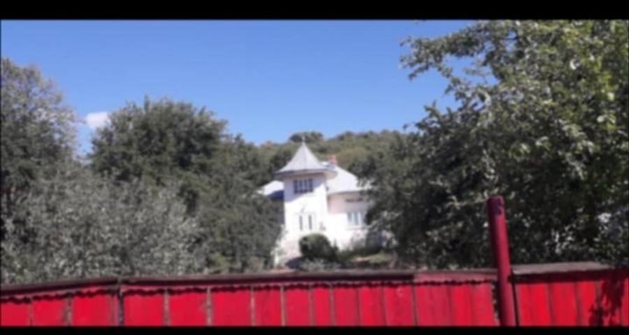 Casă individuală cu 3 camere cu Canalizare în Stâncești