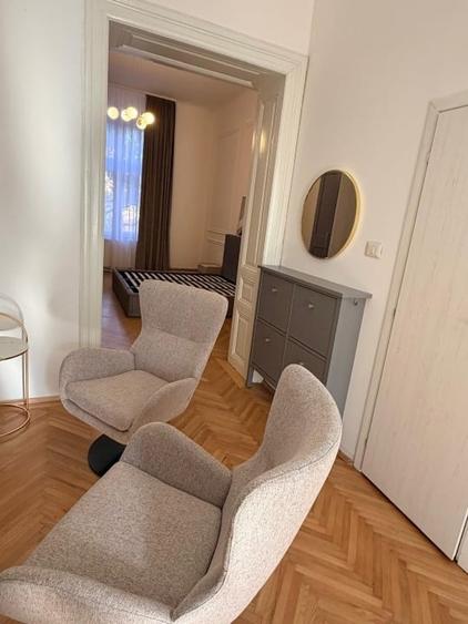 Apartament cu 2 camere nedecomandat, mobilat în Sinaia