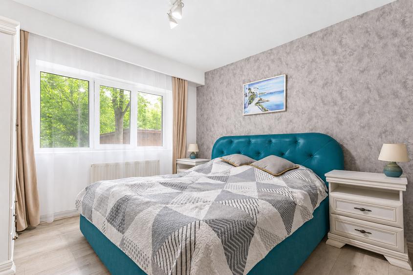 Apartament cu 3 camere decomandat în Girocului
