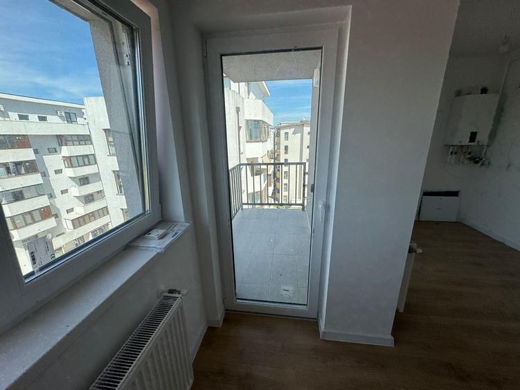 Penthouse cu 4 camere decomandat în Sud