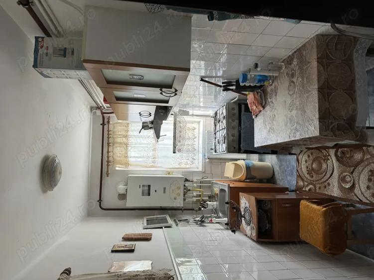 Apartament cu 3 camere decomandat în Caracal