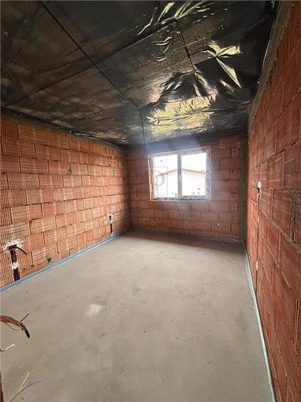 Duplex cu 4 camere cu Canalizare în Moșnița Nouă