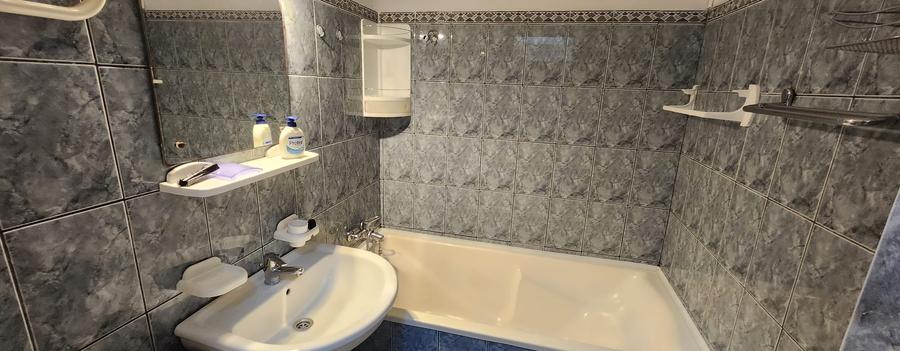 Apartament cu 2 camere in Centrul Civic, etaj 3/4, balcon,SC 38,9 mp, zona verde - 9