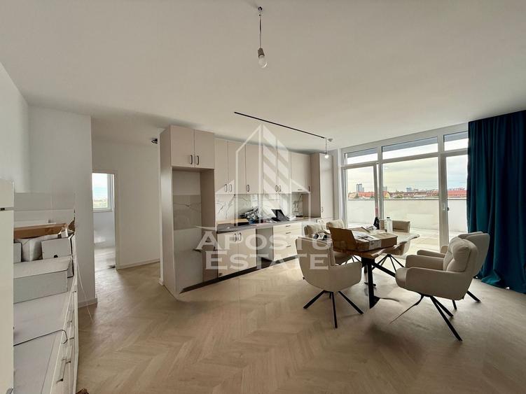 Apartament cu 3 camere semidecomandat, mobilat în Aradului