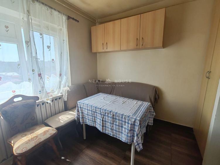 Apartament cu 3 camere decomandat în Sebastian