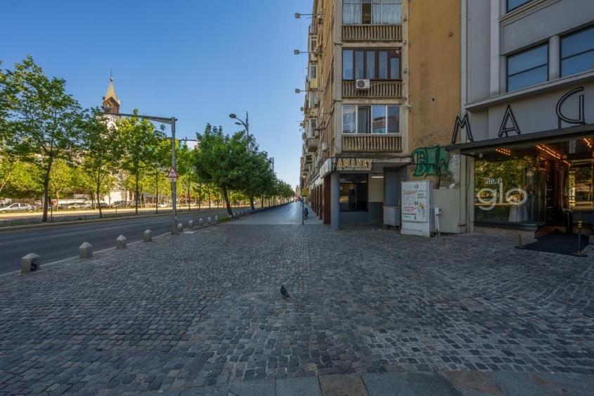 Unirii - Brătianu\ 2 camere \ etaj intermediar \centrala proprie - 10