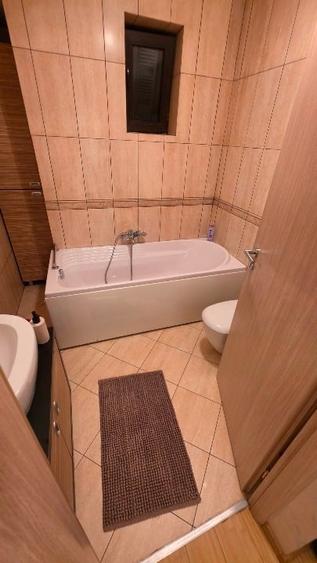 Apartament cu 4 camere decomandat, mobilat în Independenței