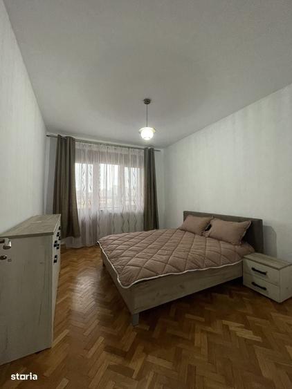 Apartament cu 3 camere decomandat în Cetate