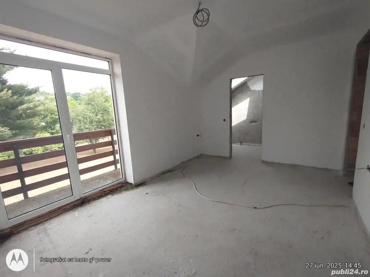 Casă cu 4 camere în Independenței