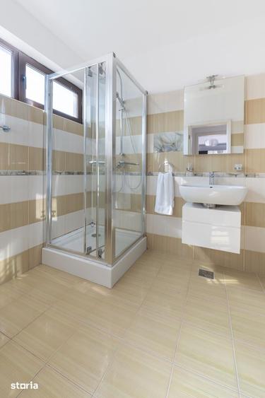 Casă cu 5 camere cu Teren 650 Mp în Agigea