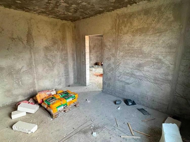 Casă individuală cu 3 camere cu Teren 395 Mp în Exterior Vest