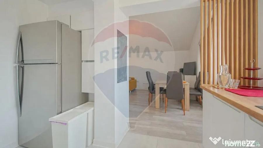 Apartament cu 4 camere semidecomandat în Central