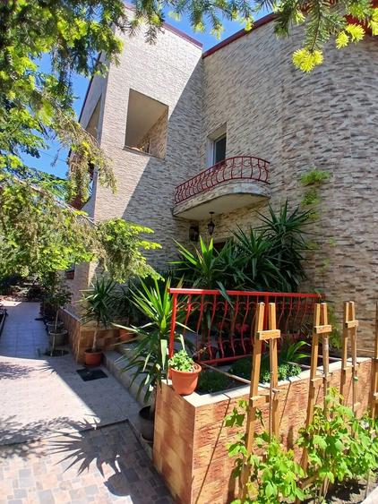 Casă cu 4 camere în Central