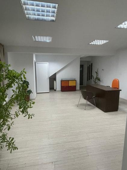 Birou, de 200 mp, în Tomis II