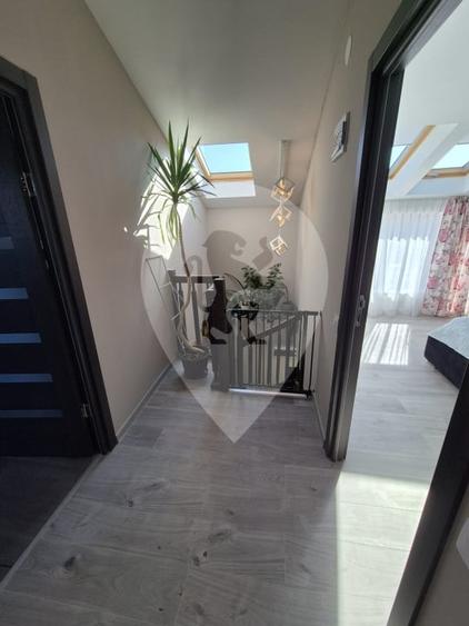 Apartament cu 4 camere decomandat, mobilat în Aurel Vlaicu