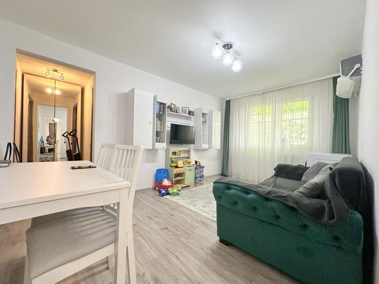 Apartament cu 3 camere semidecomandat, mobilat în Circumvalațiunii