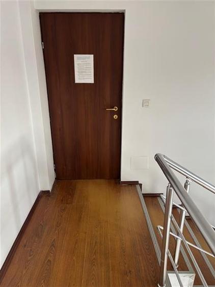 Apartament cu 3 camere semidecomandat în Bucureștii Noi