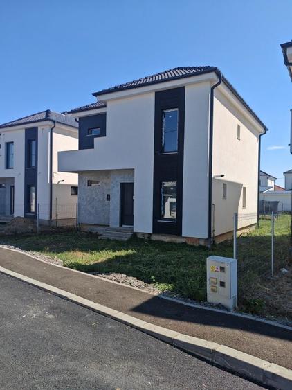 Casă cu 3 camere în Central