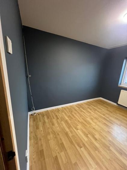Apartament cu 4 camere decomandat în Craiovița Nouă