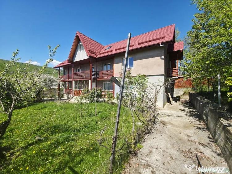 Casă cu 6 camere cu Teren 1263 Mp în Dărmănești