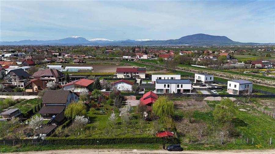 Teren Construcții intravilan de 500 mp, în Stupini