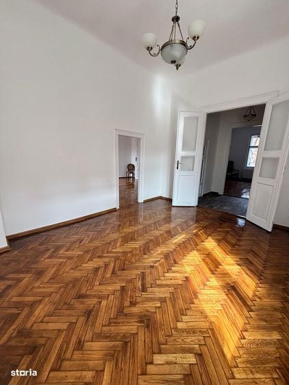 Casă cu 4 camere cu Teren 334 Mp în Central