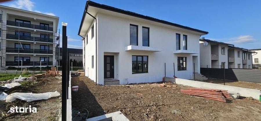 Casă cu 4 camere cu Teren 200 Mp în Ipotești