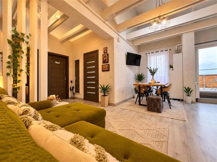 Penthouse cu 3 camere decomandat, mobilat în Unirii