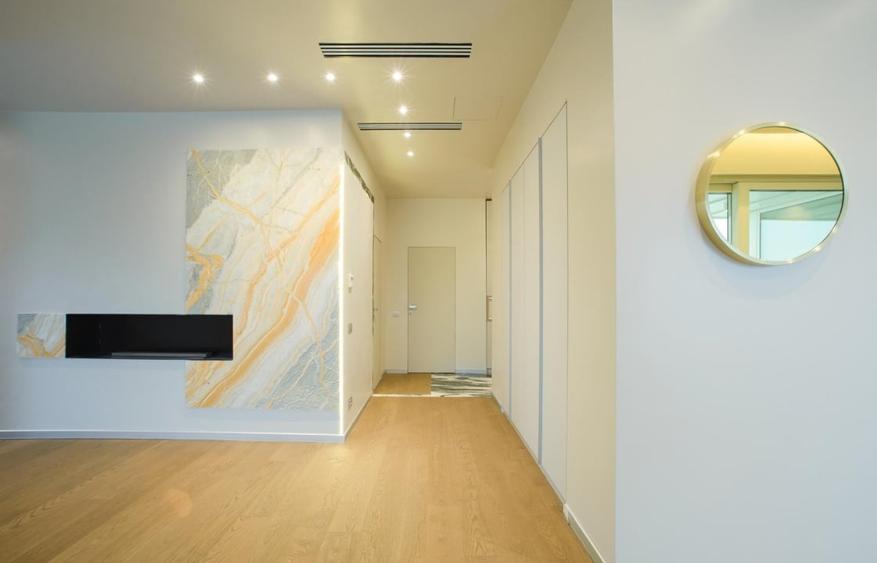 Apartament cu 5 camere semidecomandat, mobilat în Voluntari