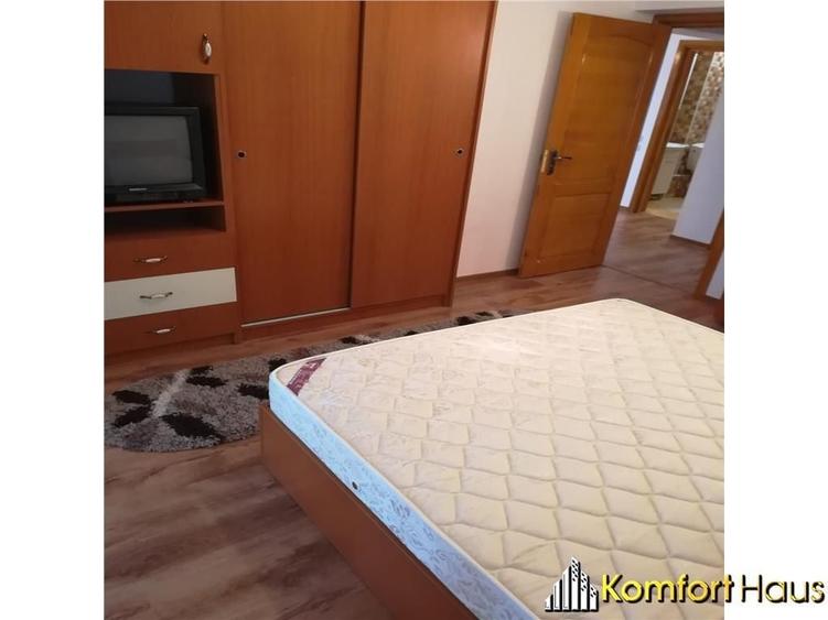 Apartament cu 3 camere decomandat în Ștefan cel Mare