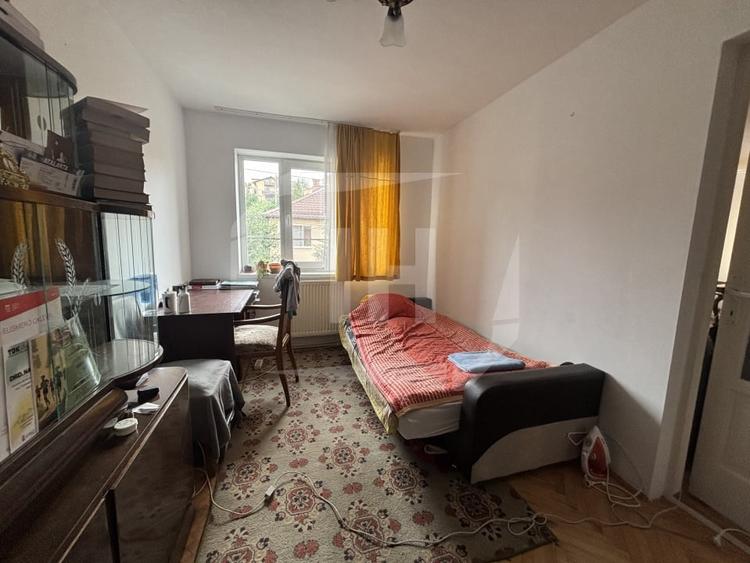 Apartament cu 4 camere semidecomandat, mobilat în Gruia