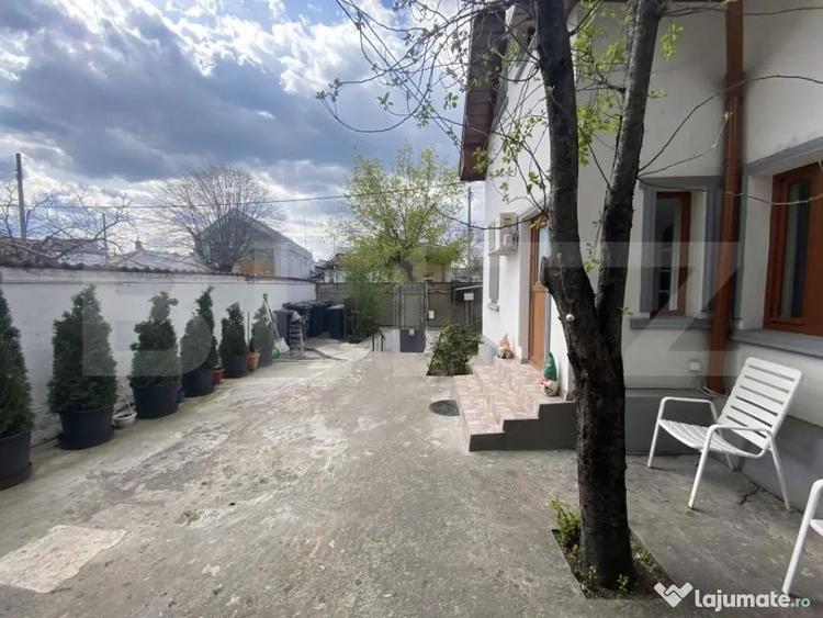 Spațiu comercial, de 379 mp, în 1 Mai