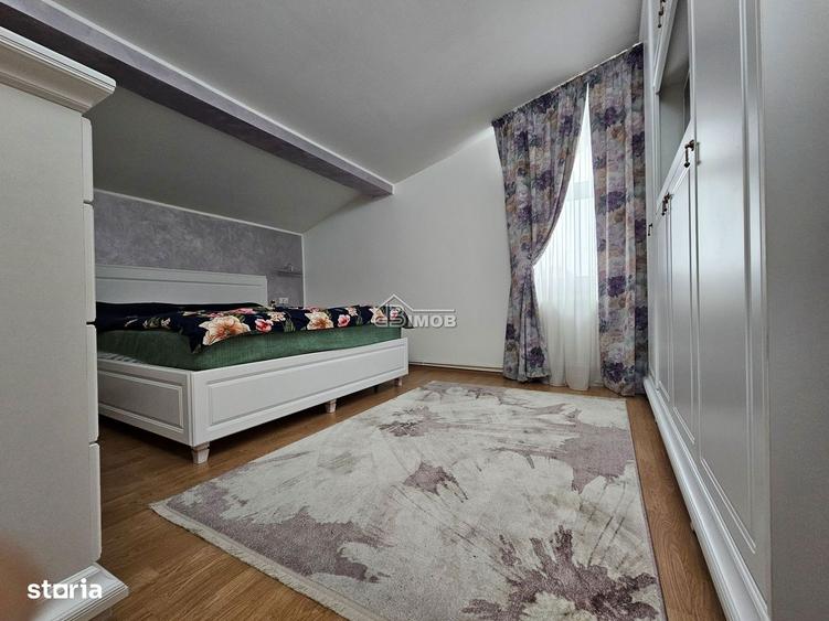 Casă cu 5 camere cu Canalizare în Micro 2