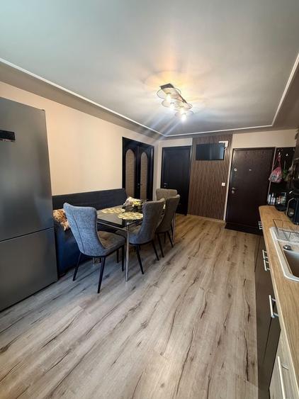 Apartament cu 3 camere decomandat în Tineretului