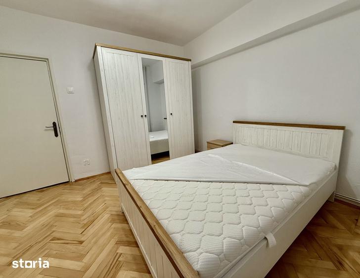 Apartament cu 3 camere în Calea București