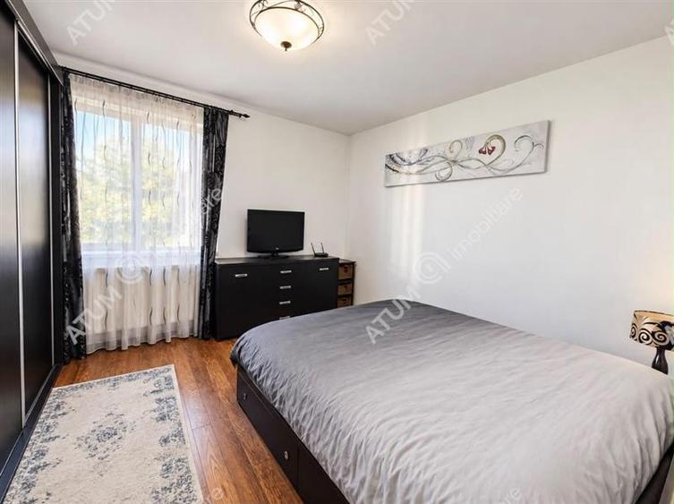 Apartament cu 3 camere decomandat, mobilat în Turnișor