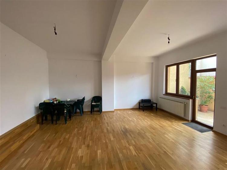 Birou, de 489 mp, în Aviației