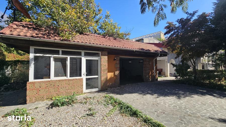 Casă cu 5 camere cu Teren 987 Mp în Moșilor