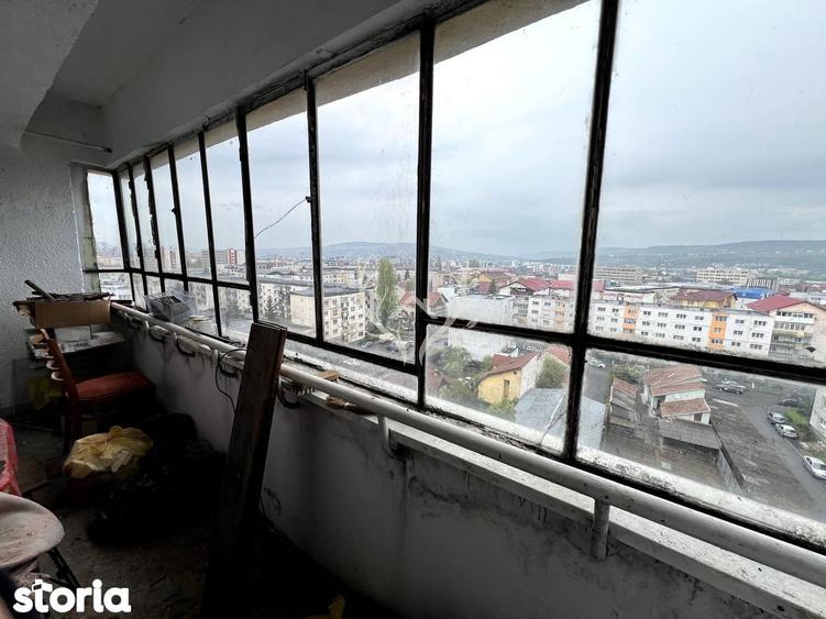 Apartament cu 3 camere decomandat în Între Lacuri