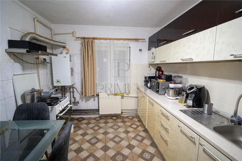 Apartament cu 4 camere decomandat, mobilat în Soarelui