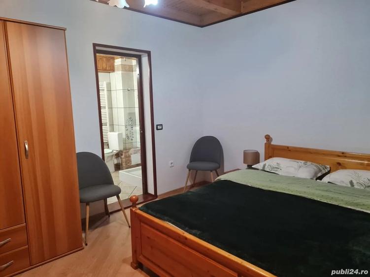 Casă cu 6 camere cu Teren 1000 Mp în Marga