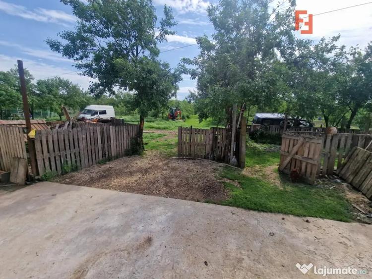 Casă cu 3 camere cu Teren 2096 Mp în Ianova