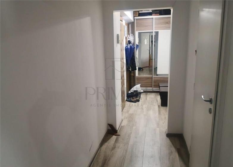 Apartament cu 3 camere semidecomandat în Șagului